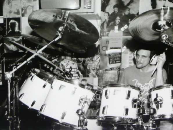 Andre am Schlagzeug